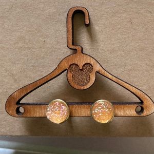 ✨10/$12✨Brand new Orange/Pink Geode Studs